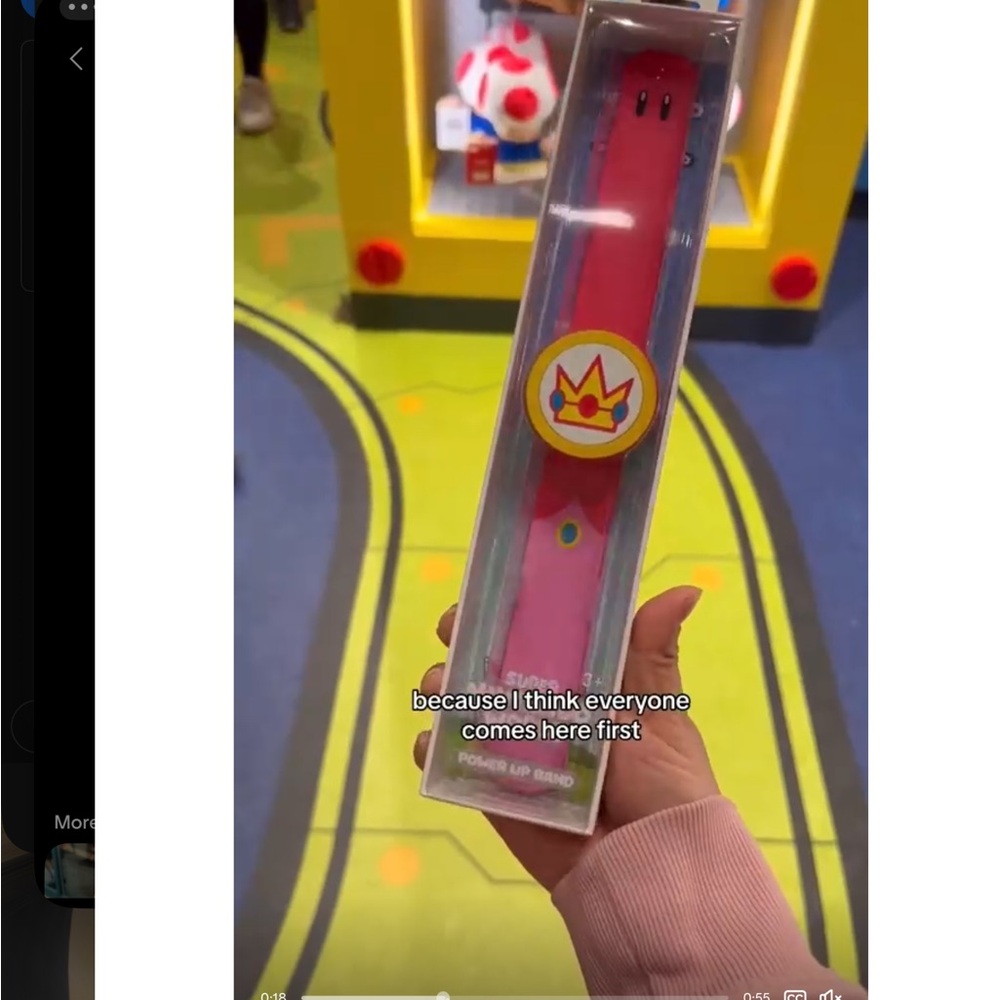 ONE 1️⃣ NEW SUPER NINTENDO 
WORLD MUSHROOM SIPPER CUP RED
OR GREEN - Picture 11 of 12